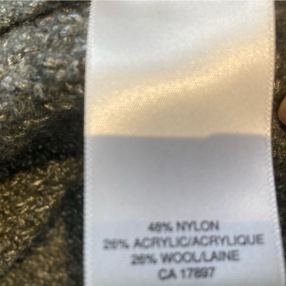 Banana Republic Heritage Size M sweater - Picture 8 of 8